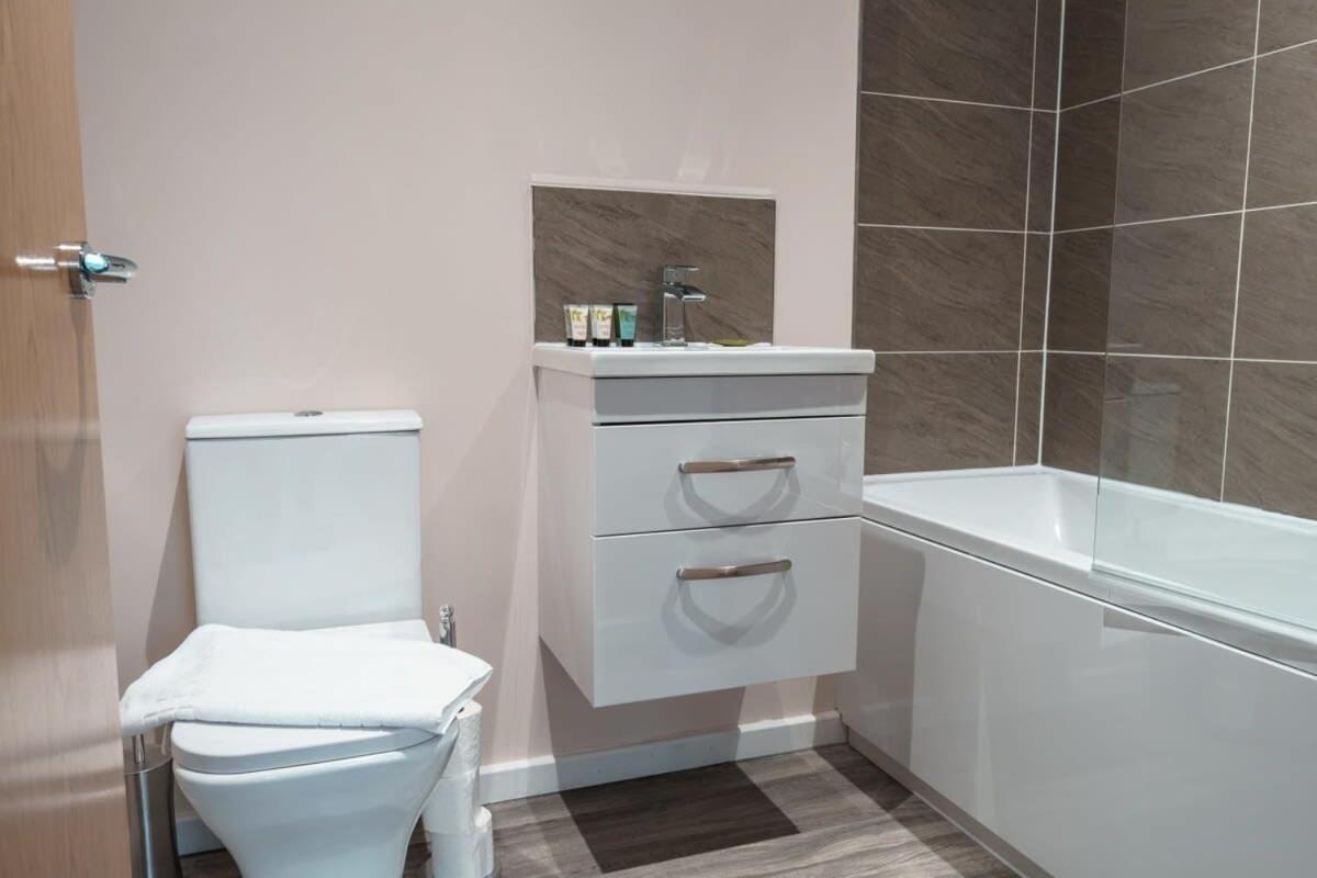 Contemporary 2 Bed Manchester Apartment - Sleeps 4 Exterior photo