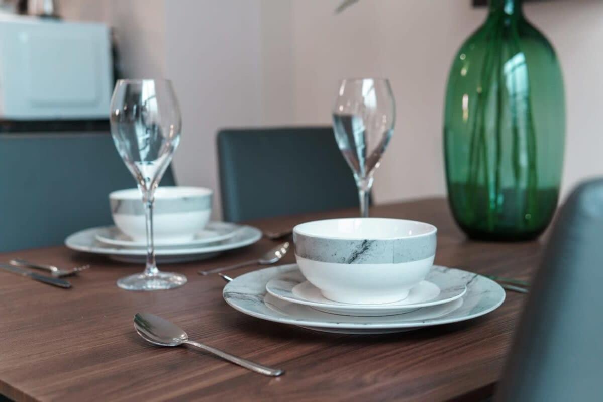 Contemporary 2 Bed Manchester Apartment - Sleeps 4 Exterior photo